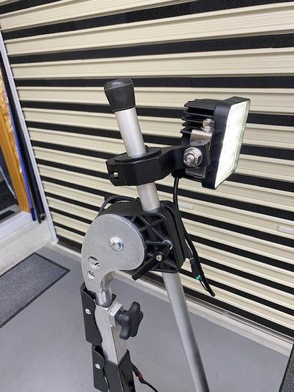 パイプに取付ok-led作業灯用ブラケット