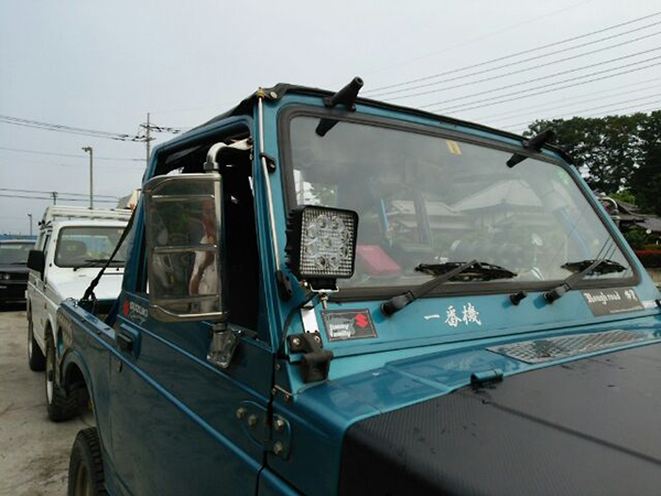 軽トラ用でおすすめ!27wLED作業灯/12v/24v対応 荷台やバック 軽トラ用でおすすめ!27wLED作業灯/12v/24v対応 荷台やバック